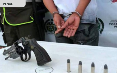 No se puede condenar a una persona por el simple hecho de estar presente en el lugar donde se encuentra un arma
