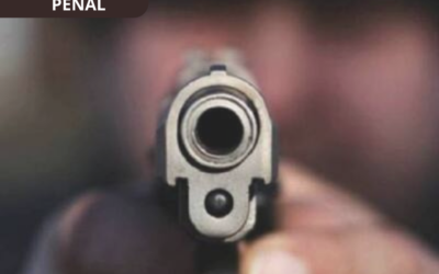 Las armas traumáticas no configuran, por defecto un delito, el porte de estas armas es sancionable administrativamente, y sólo en casos de alteración de su letalidad puede caber una interpretación distinta